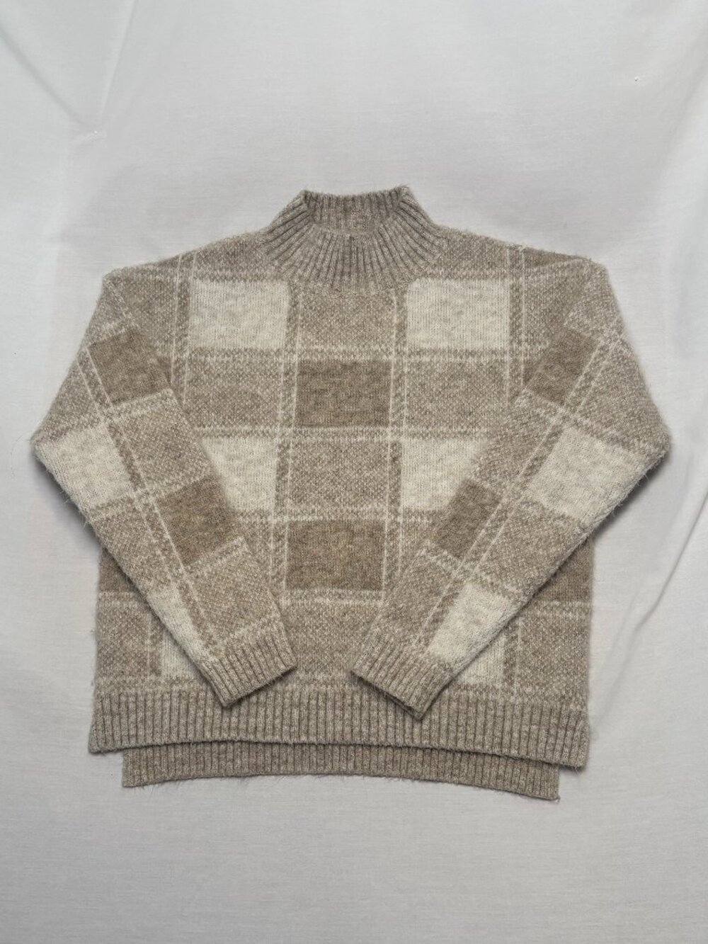 Peyton Primrose - Block Pattern Sweater, Beige (M)